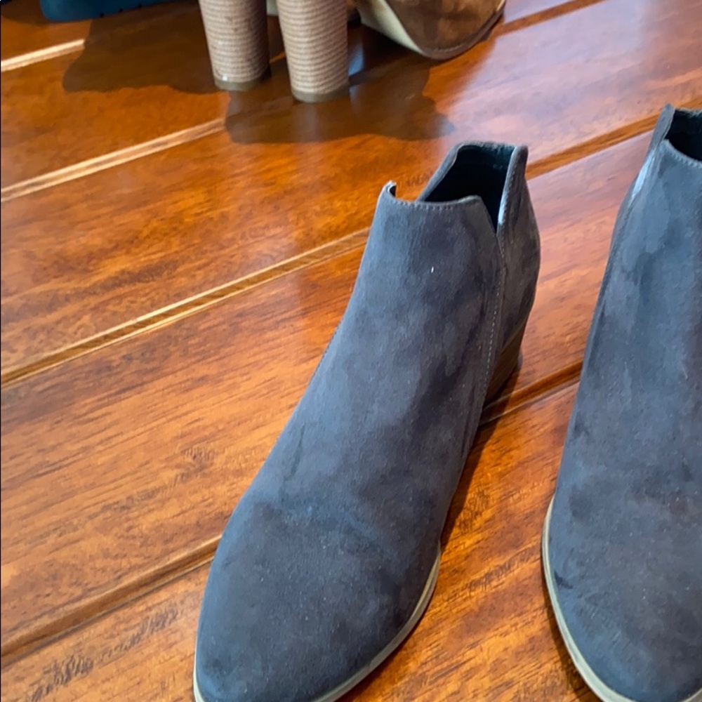 Boots - Picture 2 of 5